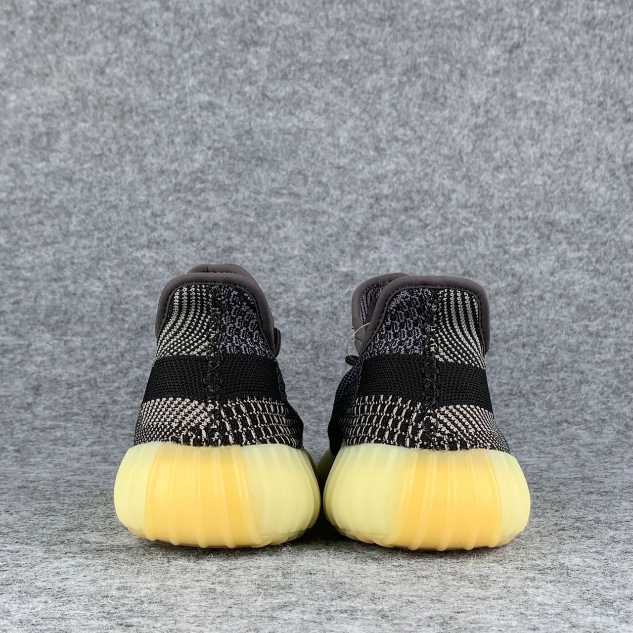 Yeezy Boost 350 V2 'Carbon'