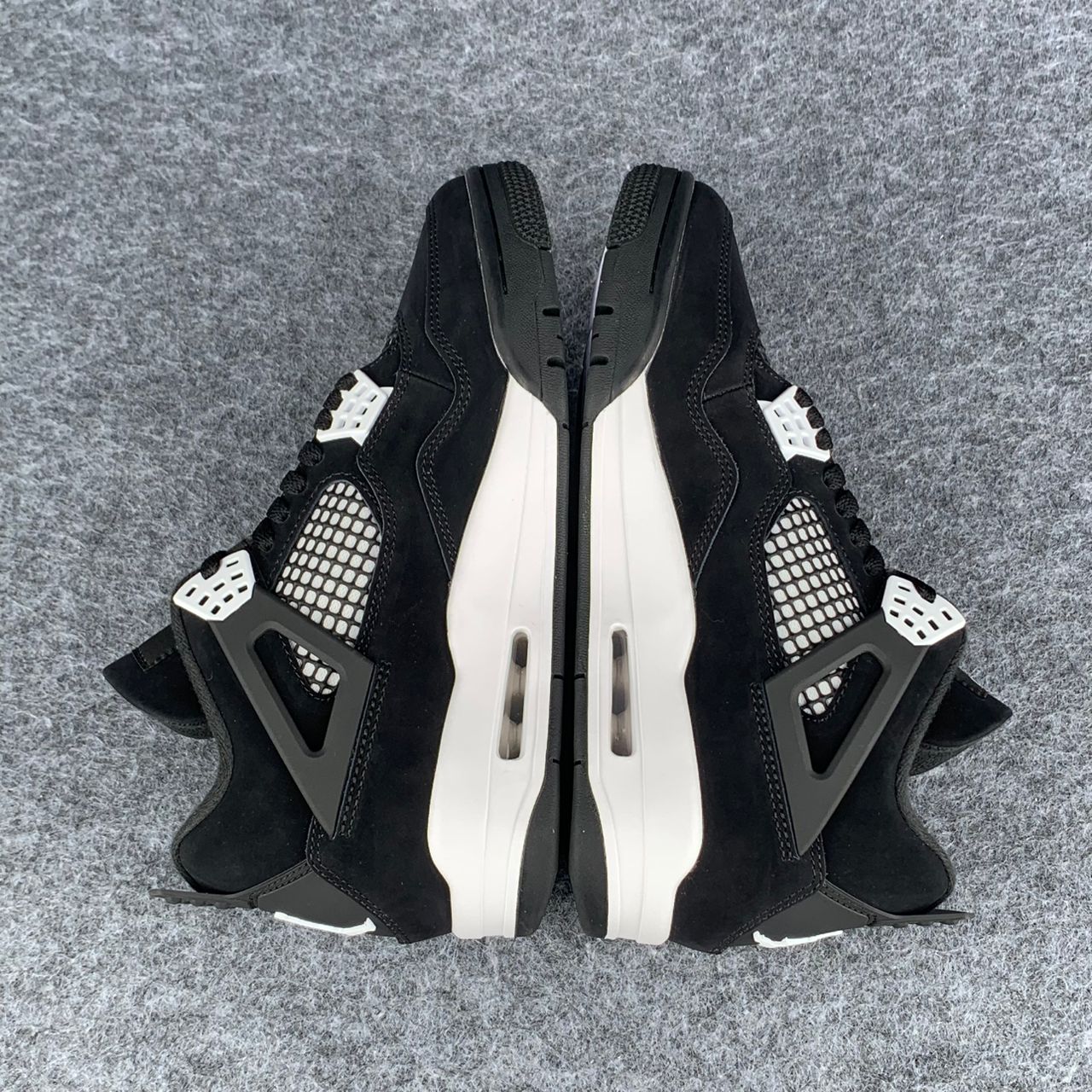 Air Jordan 4 Retro 'White Thunder'