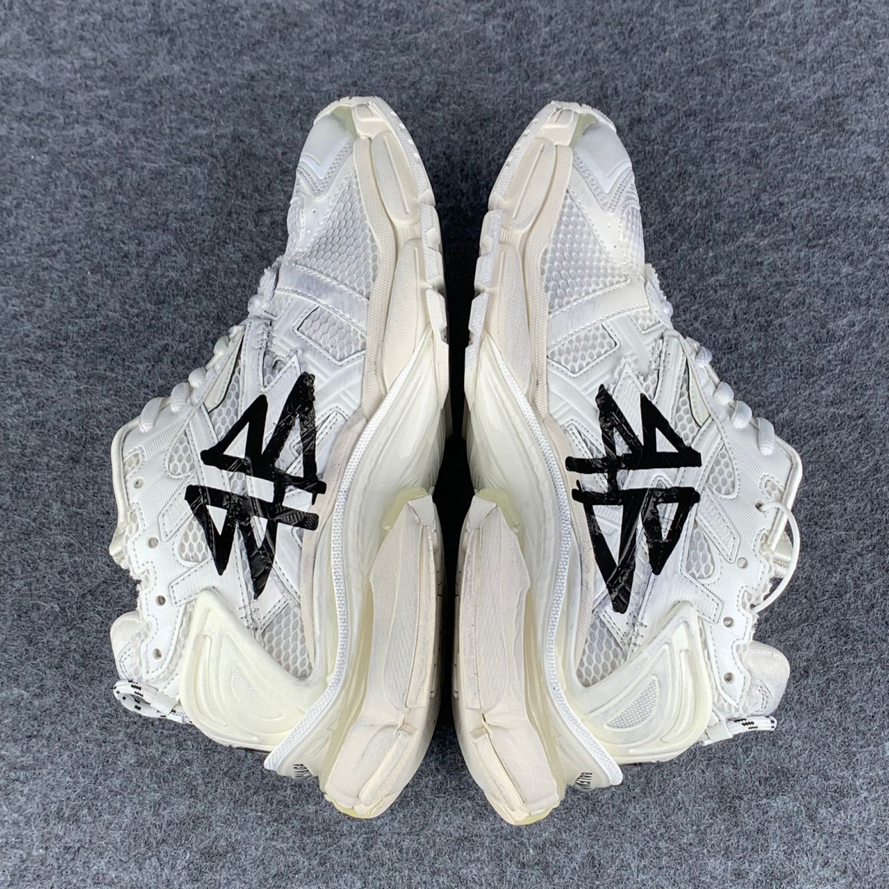 Balenciaga Runner Sneaker Graffiti 'White'