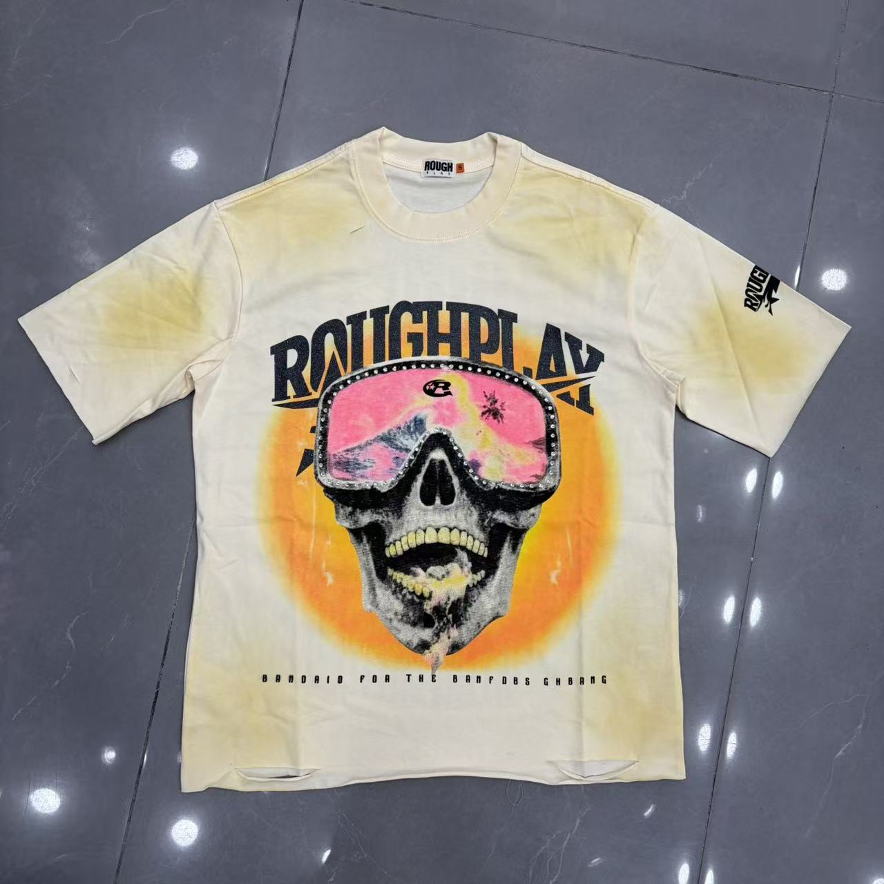 Roughplay Ski‑Goggle Skull Sun‑Gradient Distressed Vintage Tee