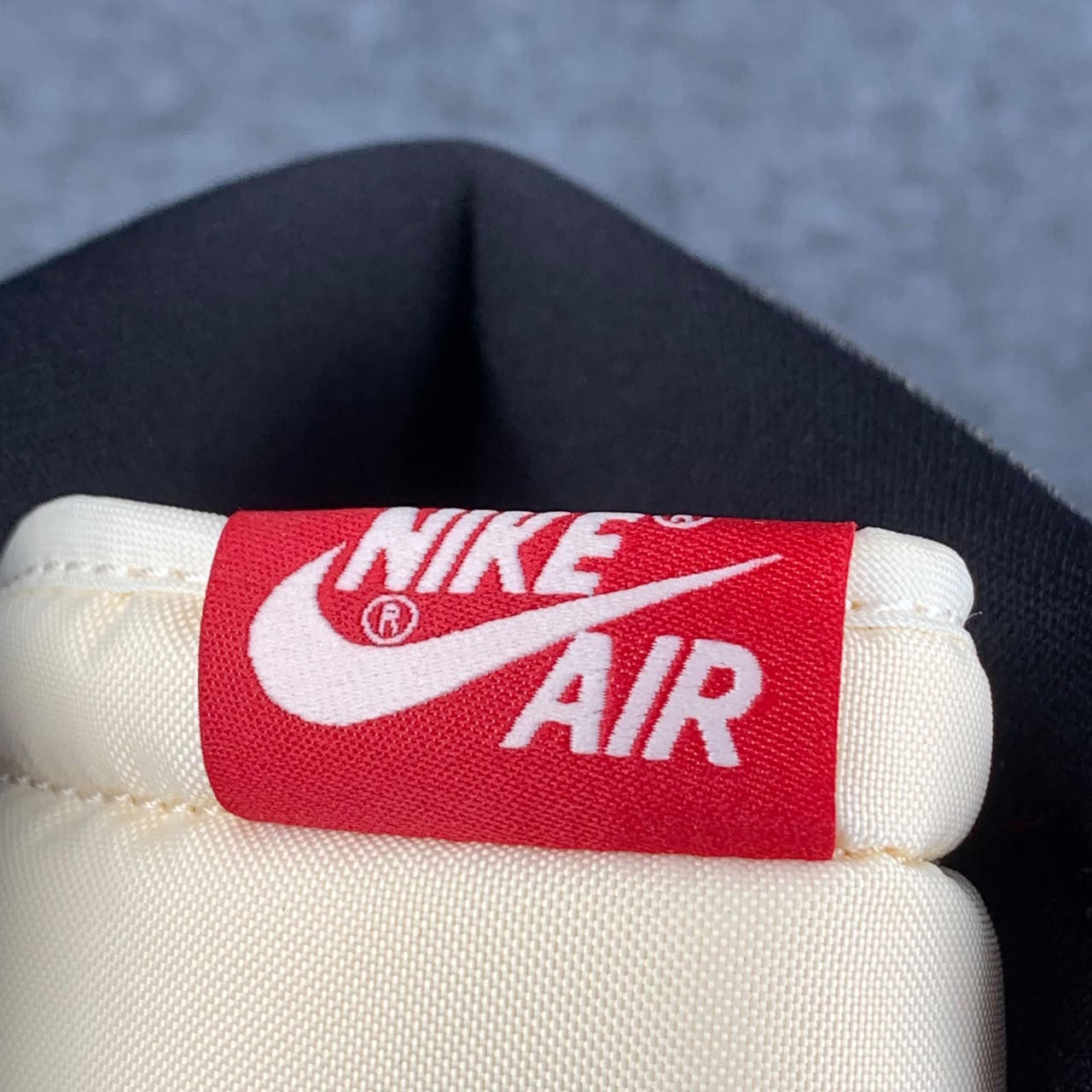 Air Jordan 1 Retro High OG 'Lost & Found'