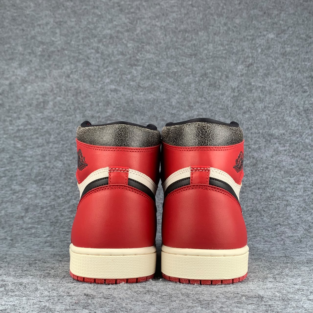Air Jordan 1 Retro High OG 'Lost & Found'
